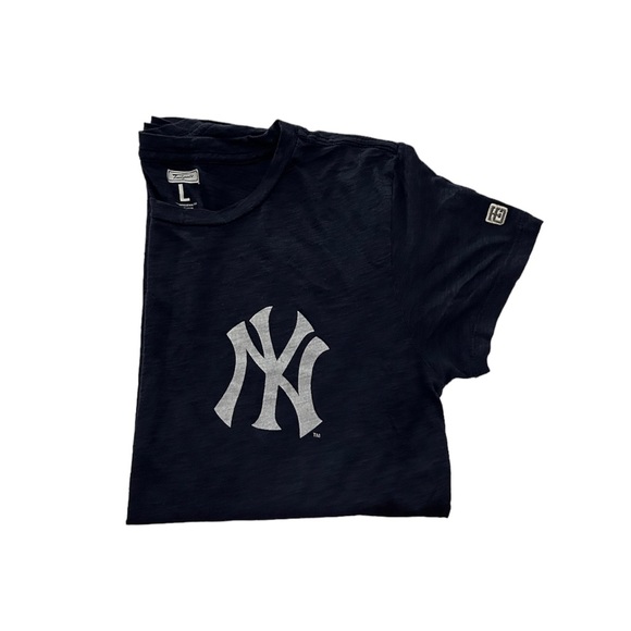 Short sleeve tee - Picture 2 of 3